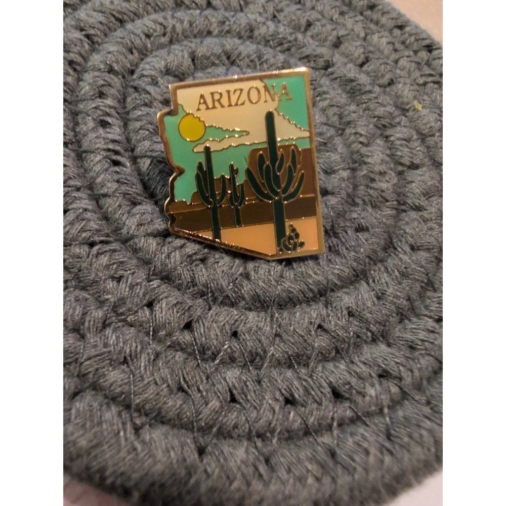 Arizona State Souvenir lapel Hat Pin Button Travel Cactus Sun‎ Cacti Desert